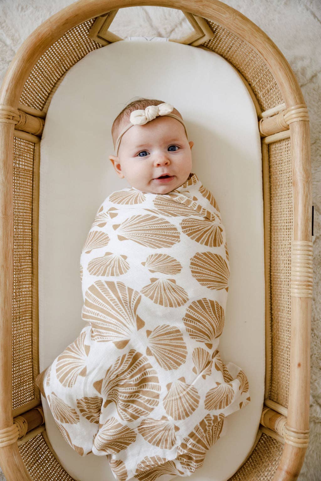 coastal shell cotton & bamboo swaddle