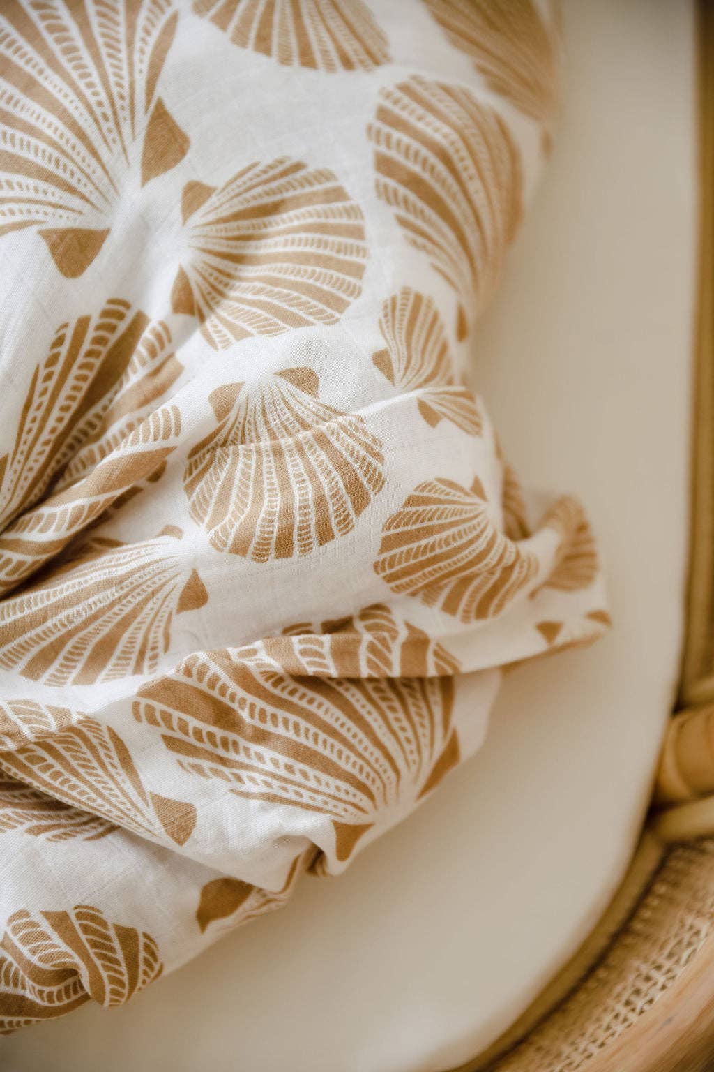 coastal shell cotton & bamboo swaddle