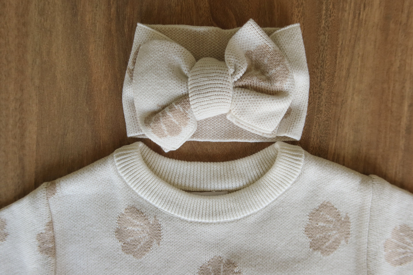 knitted seashell bow - one size