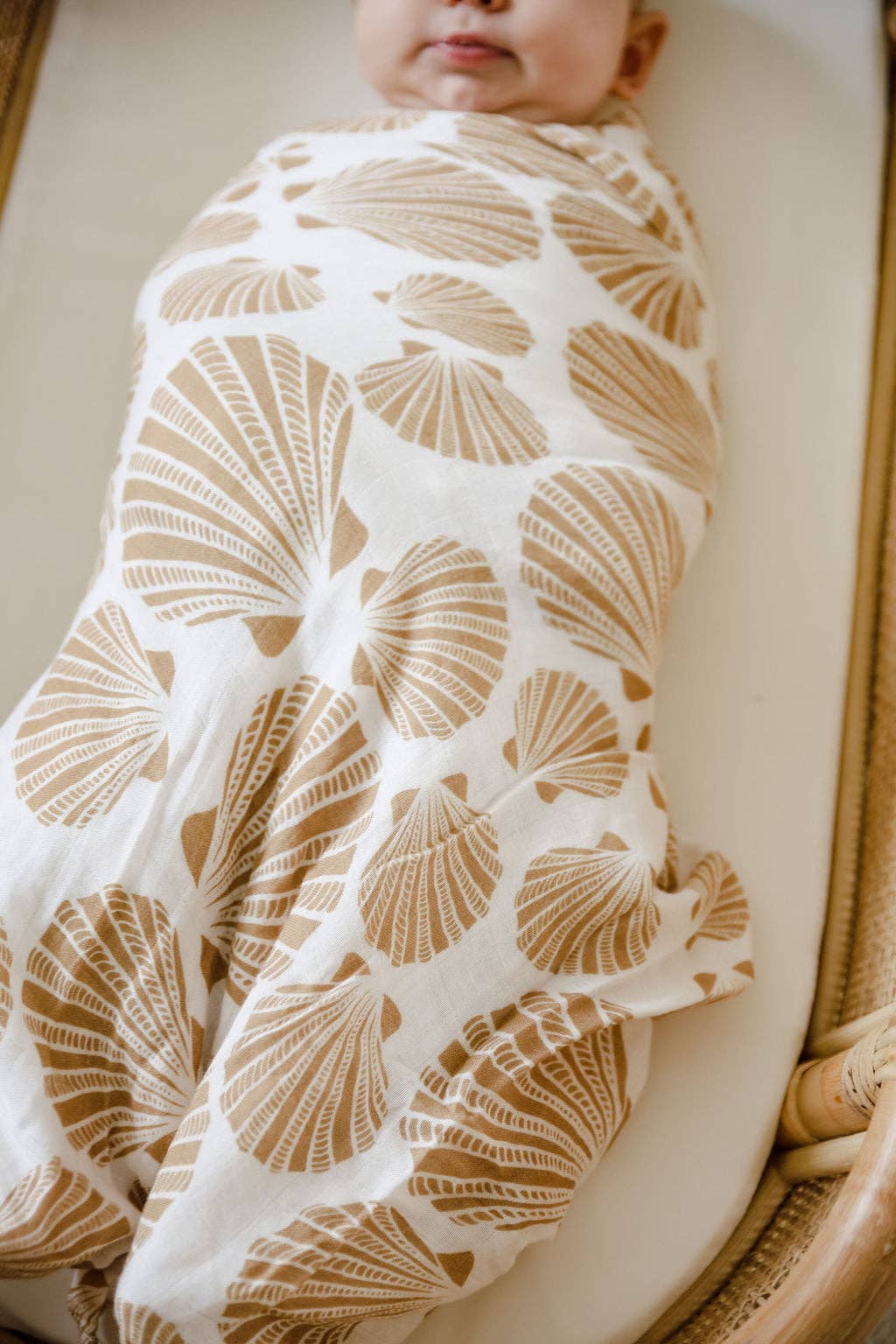 coastal shell cotton & bamboo swaddle