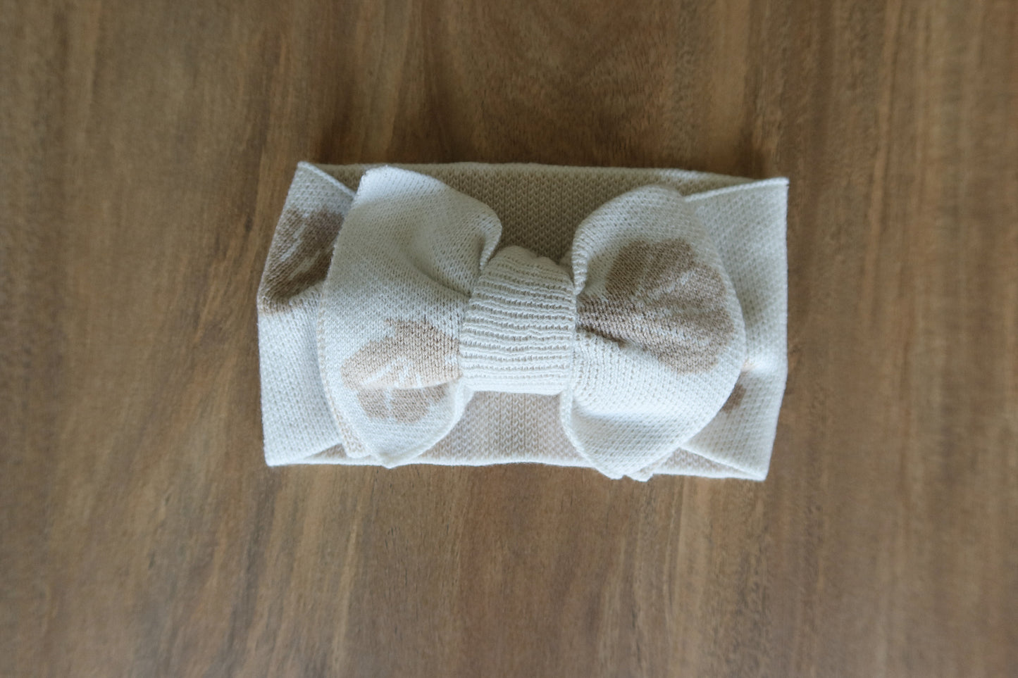 knitted seashell bow - one size