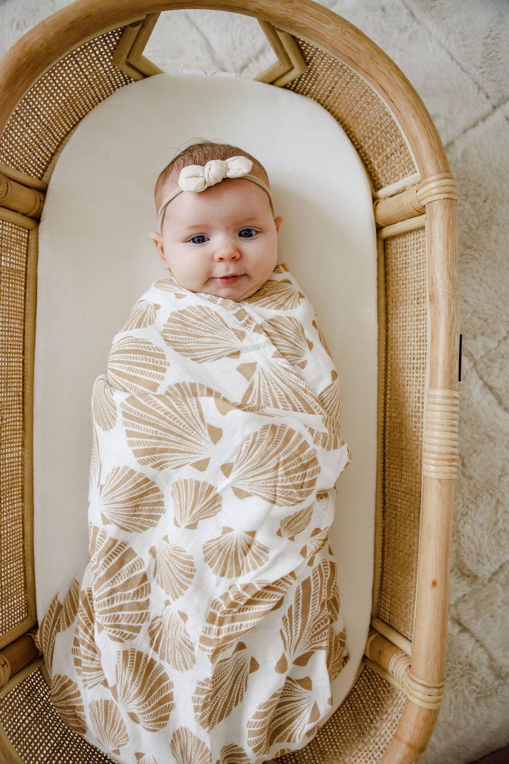 coastal shell cotton & bamboo swaddle