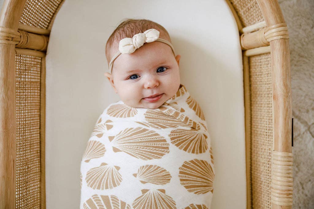 coastal shell cotton & bamboo swaddle