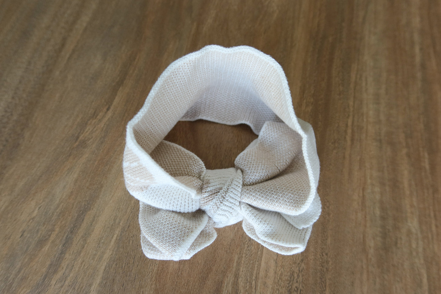 knitted seashell bow - one size
