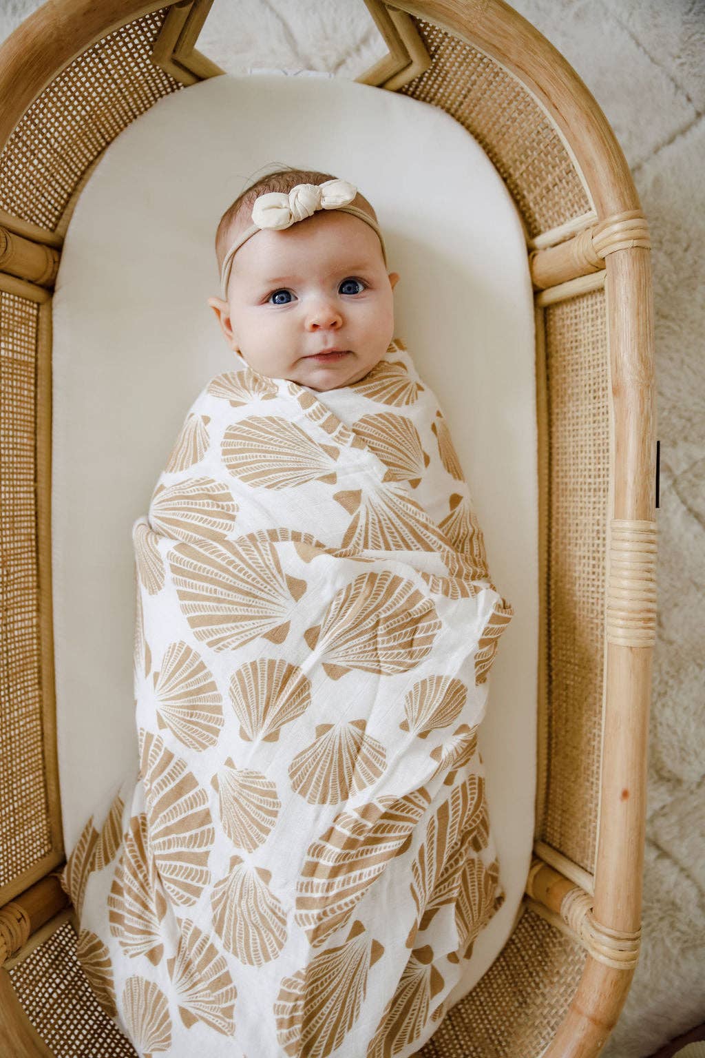 coastal shell cotton & bamboo swaddle