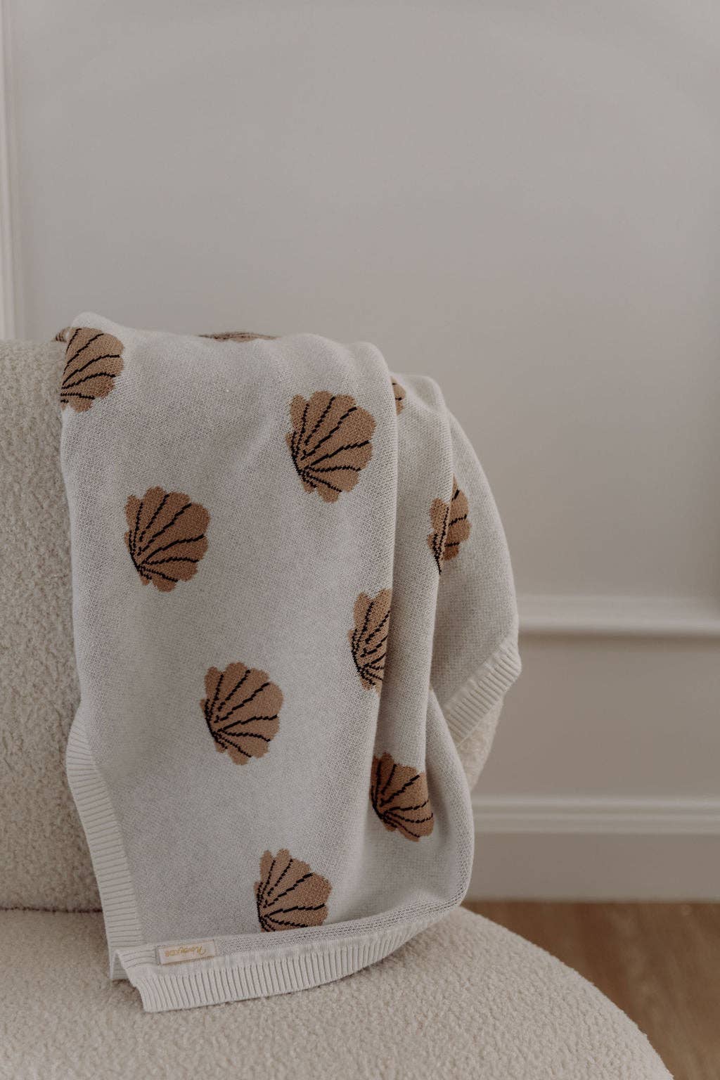 shell blanket - tan